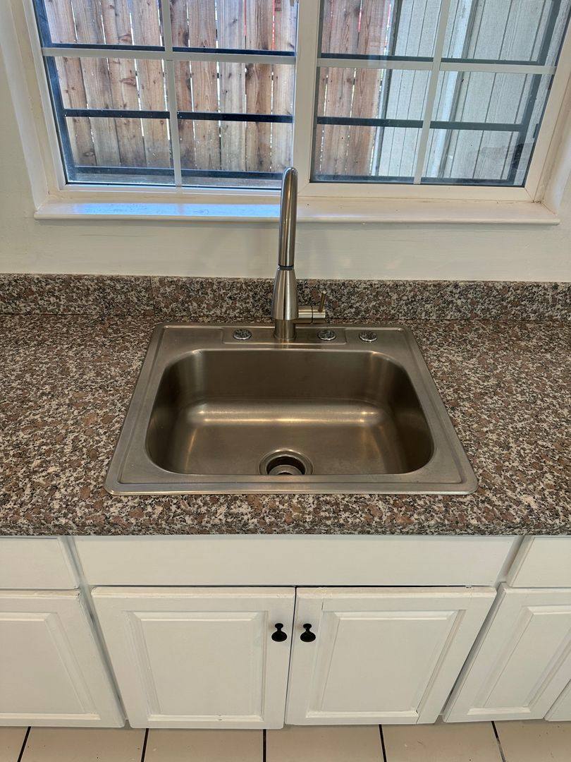 House for rent at 908 Glenn Ave, Modesto, CA 95358
