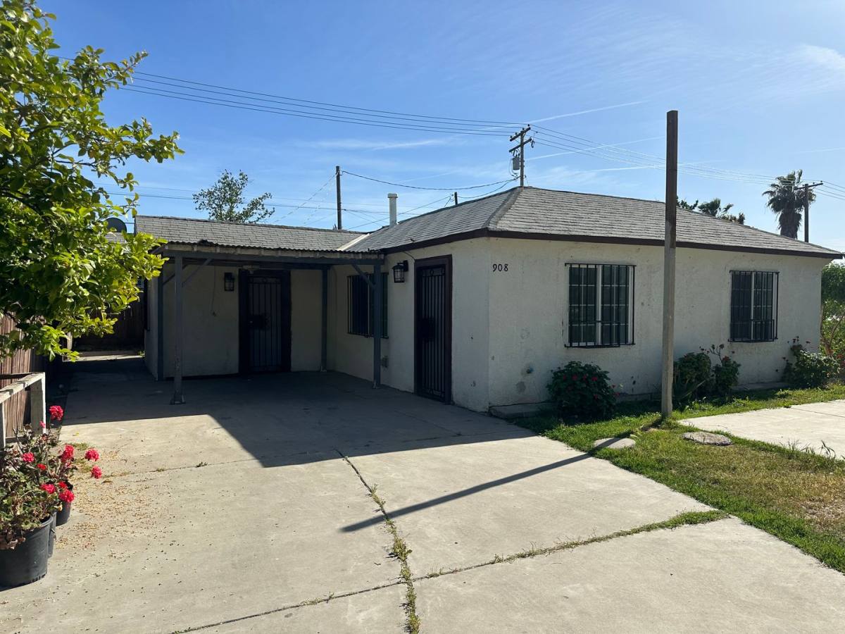 House for rent at 908 Glenn Ave, Modesto, CA 95358