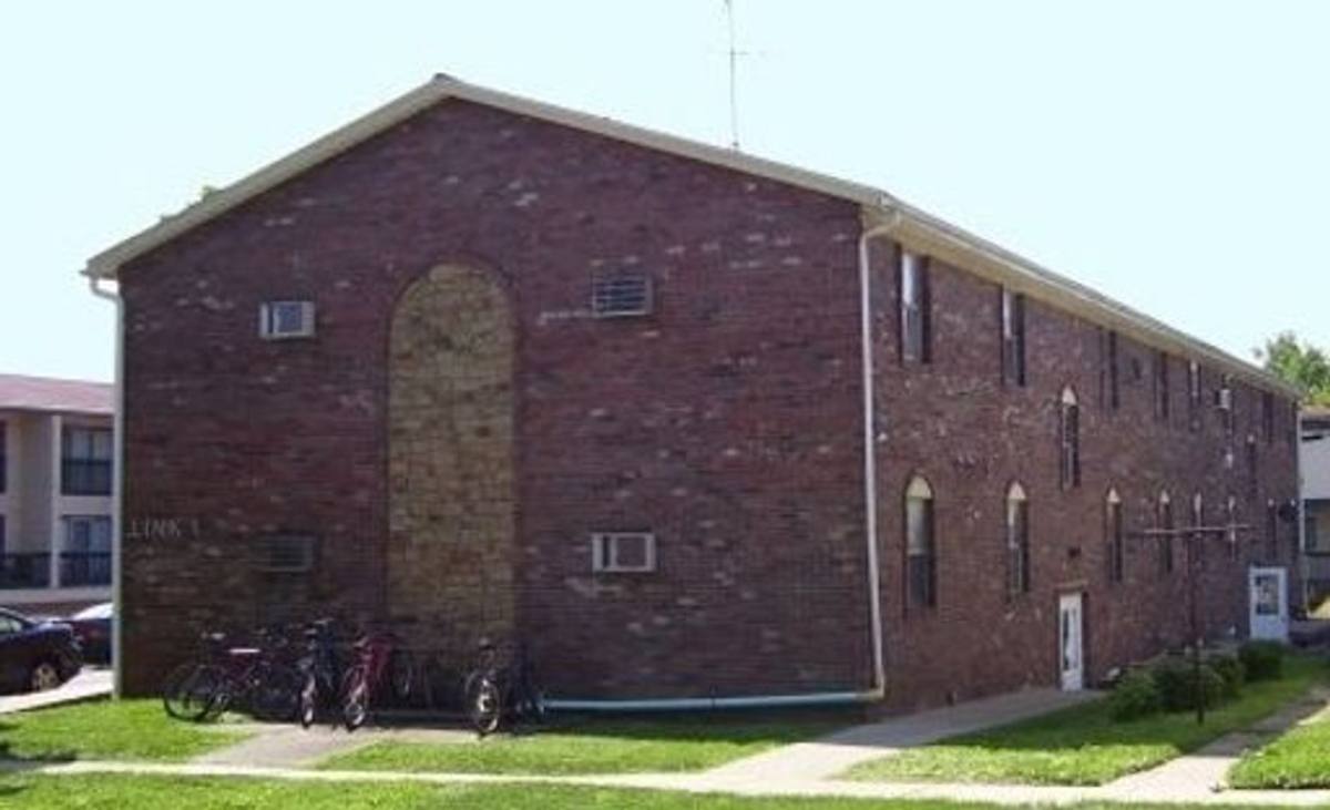 Apartment for rent at 406 E 11th St, Bloomington, IN 47408
