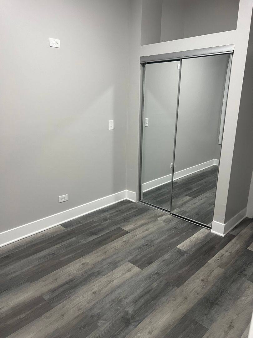 Apartment for rent at 948 N Damen Ave, Chicago, IL 60622