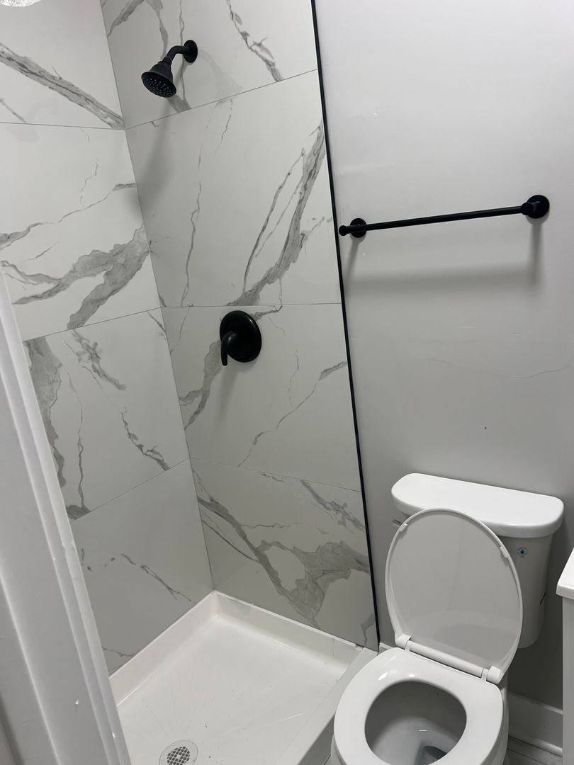 Apartment for rent at 948 N Damen Ave, Chicago, IL 60622