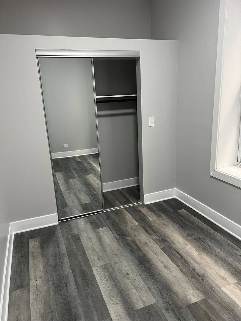 Apartment for rent at 948 N Damen Ave, Chicago, IL 60622