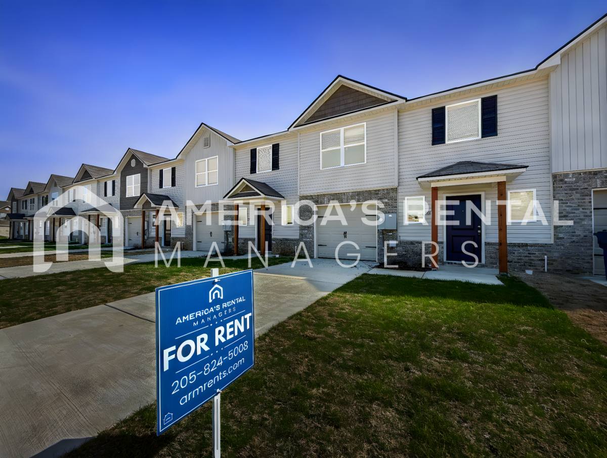 Townhouse for rent at 92 River Grass Dr, Lincoln, AL 35096