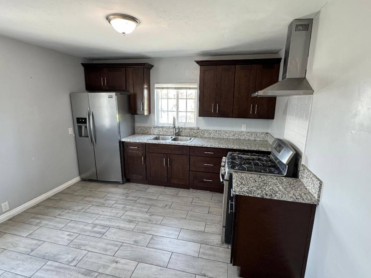 Apartment for rent at 2300 Lake St, Bakersfield, CA 93306