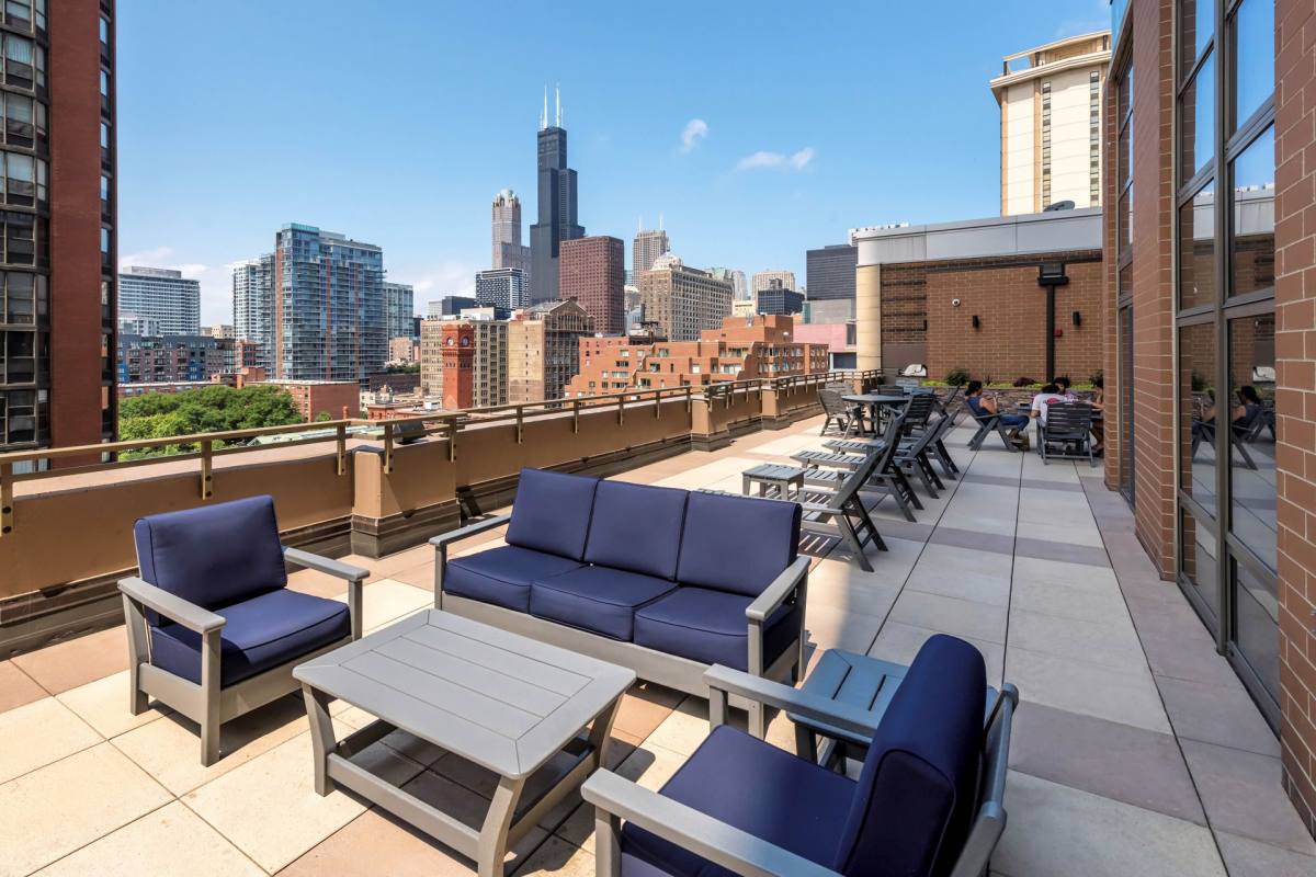 Apartment for rent at 8 E 9th St, Chicago, IL 60605