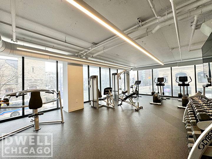 Apartment for rent at 4555 N Sheridan Rd, Chicago, IL 60640