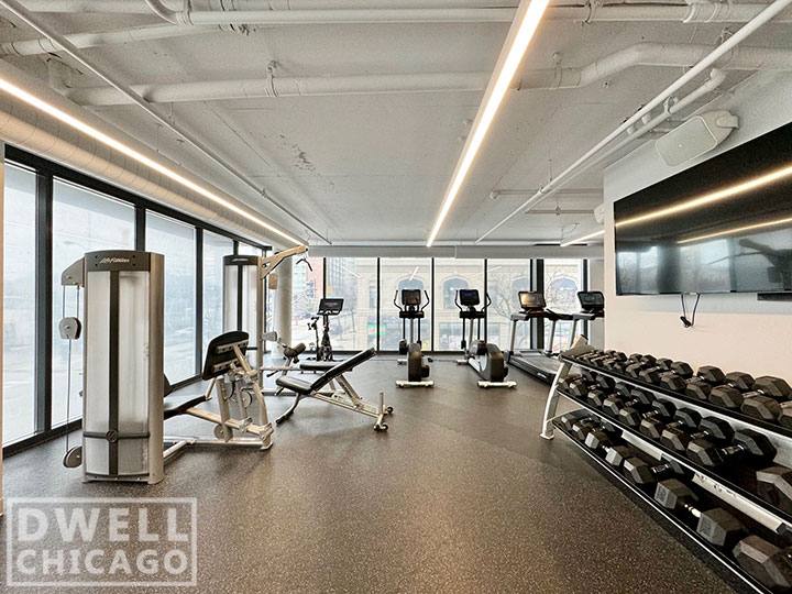 Apartment for rent at 4555 N Sheridan Rd, Chicago, IL 60640