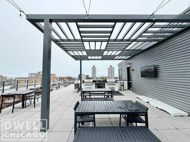 Apartment for rent at 4555 N Sheridan Rd, Chicago, IL 60640