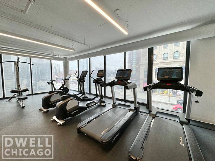 Apartment for rent at 4555 N Sheridan Rd, Chicago, IL 60640