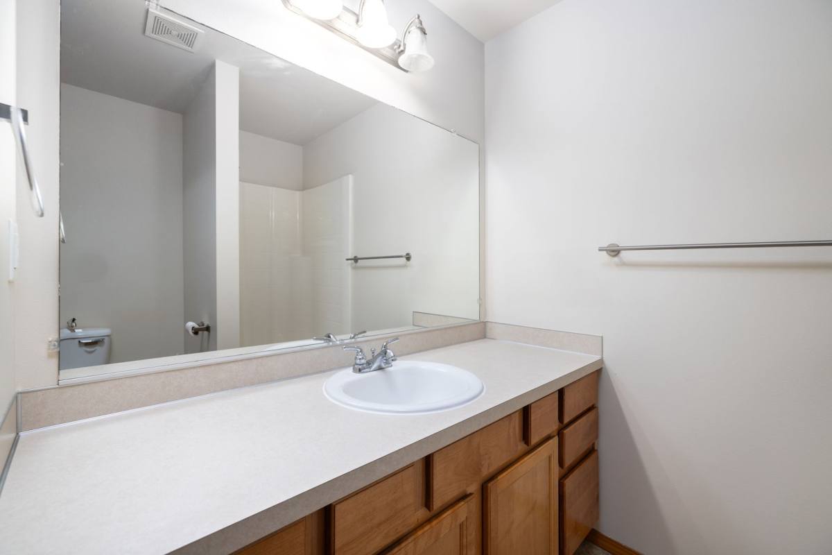 Townhouse for rent at 18222 Smokey Point Blvd, Rz05, Arlington, WA 98223