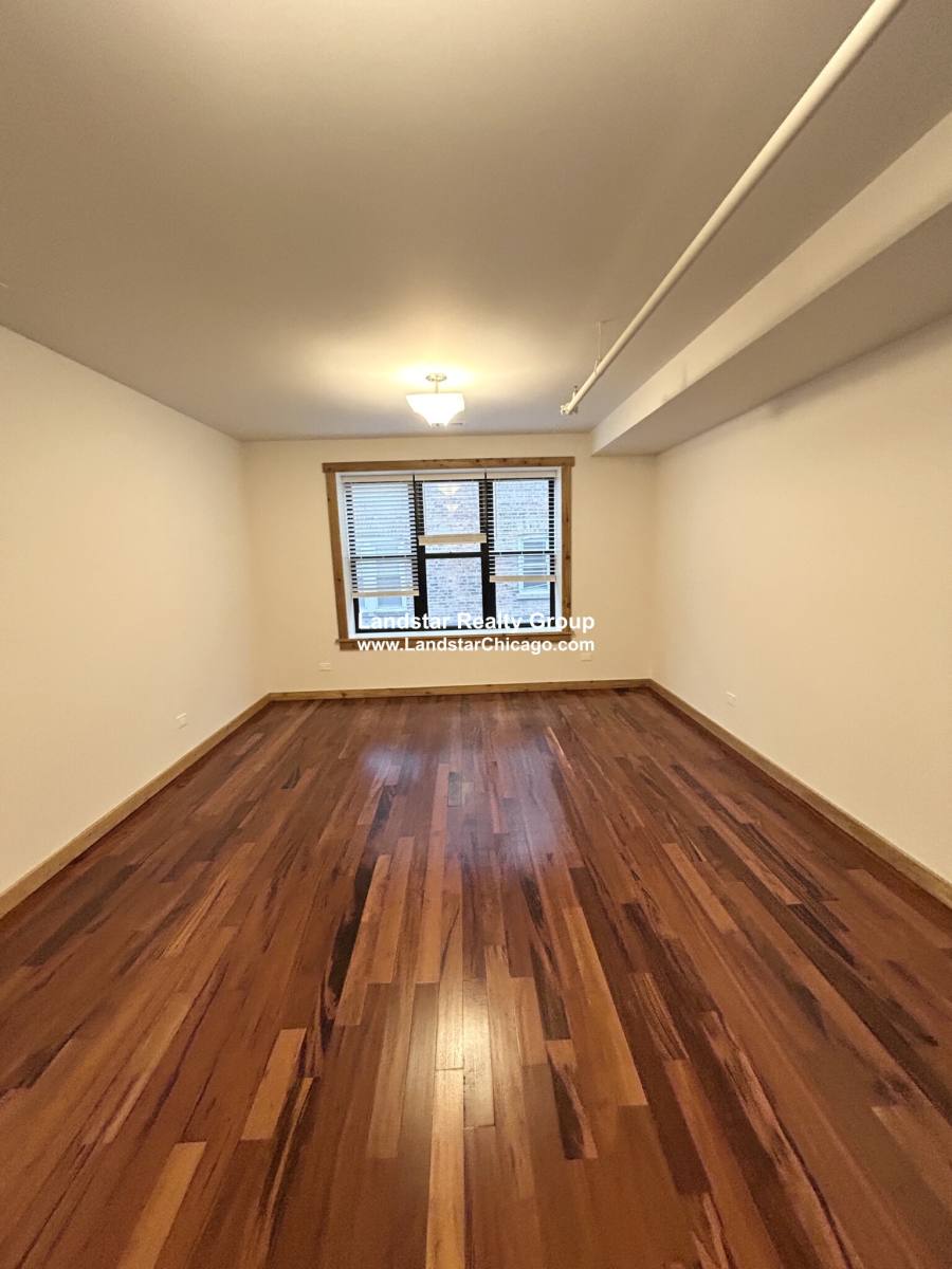 House for rent at 4611 S Ellis Ave, Chicago, IL 60653