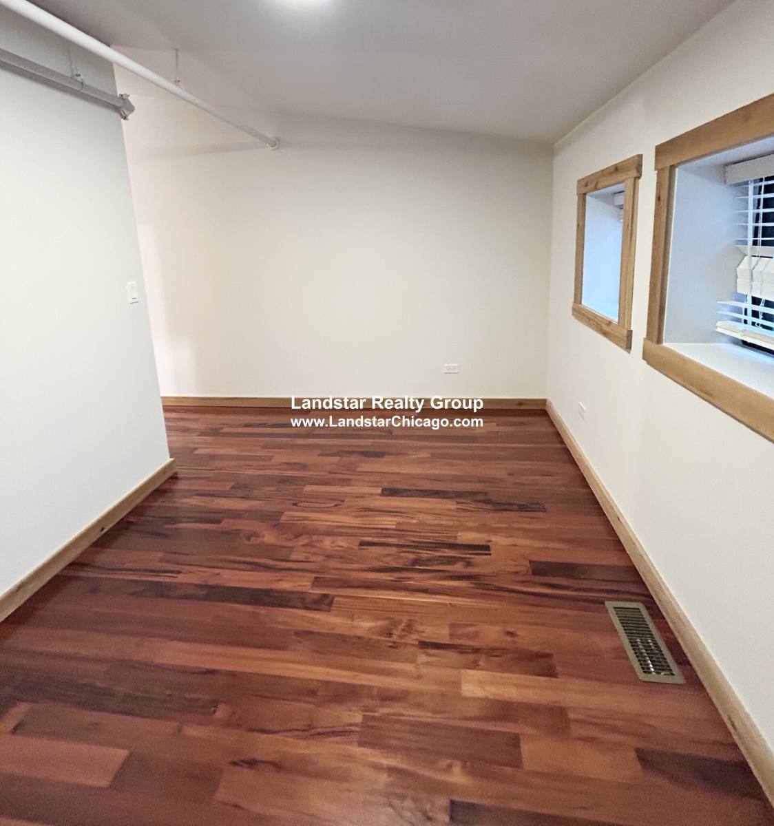 House for rent at 4611 S Ellis Ave, Chicago, IL 60653