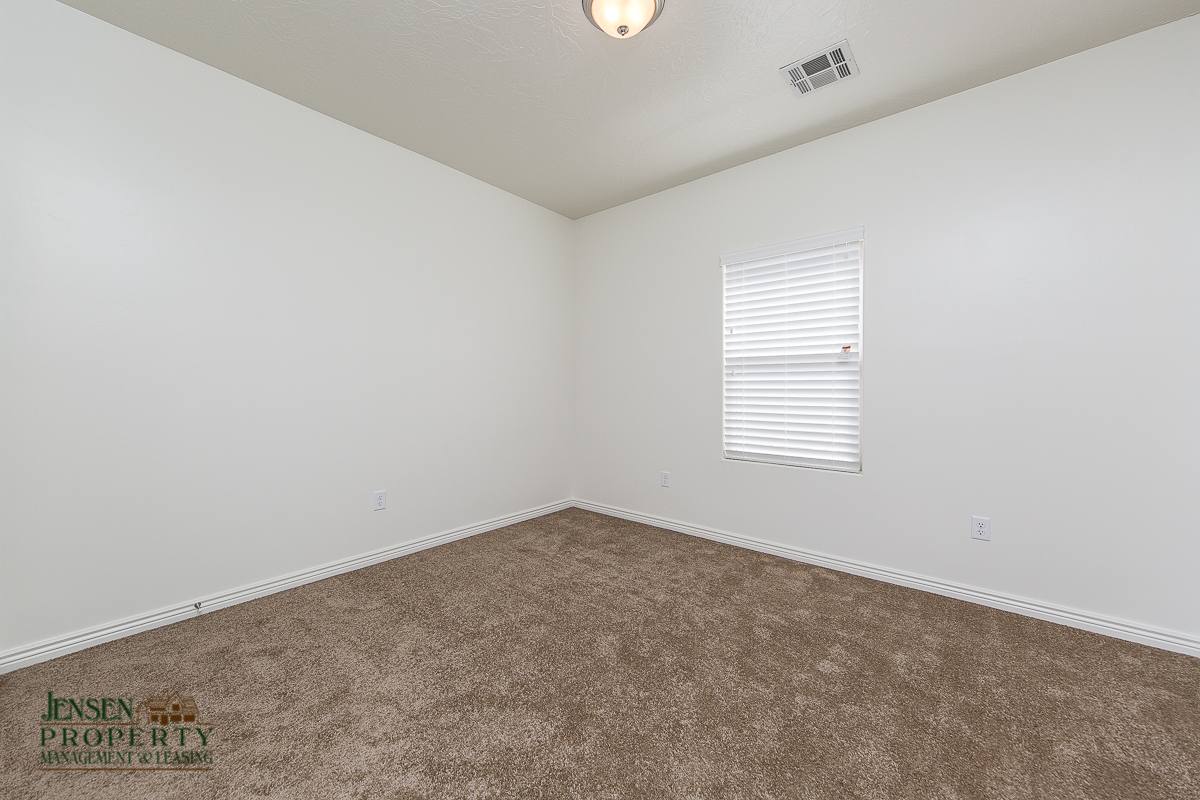 House for rent at 3252 E Tanoak Dr, Saint George, UT 84790