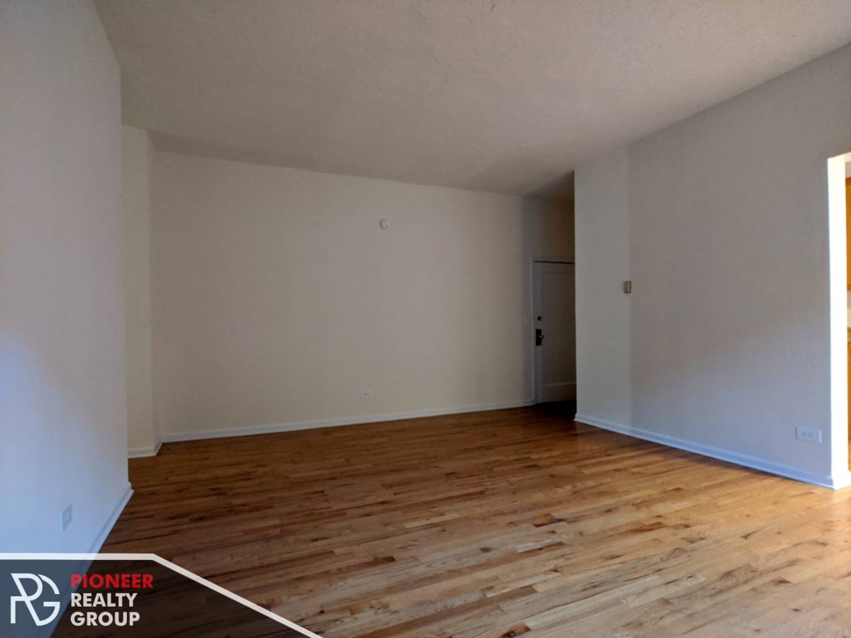 Apartment for rent at 4242 N Sheridan Rd, Chicago, IL 60613