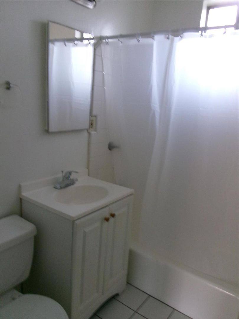 Apartment for rent at 5461 Orange Ave, Long Beach, CA 90805