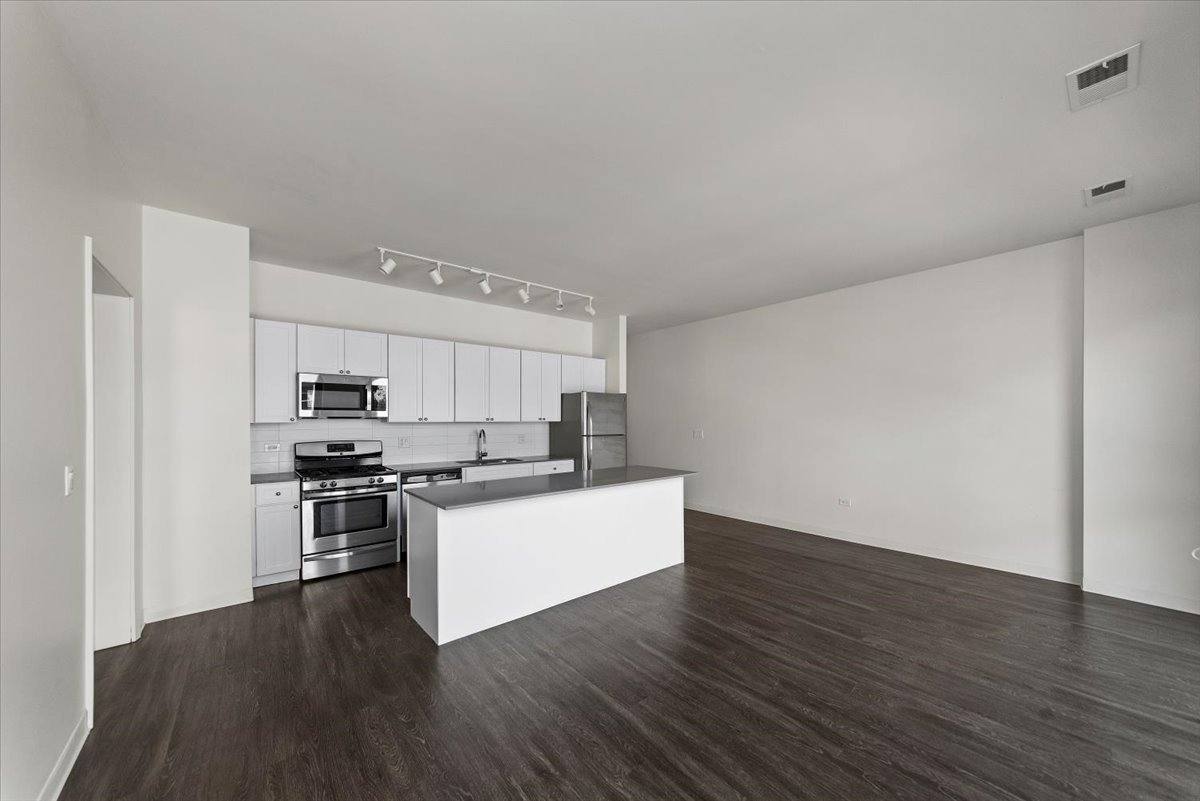 Apartment for rent at 830 N Milwaukee, Chicago, IL 60642