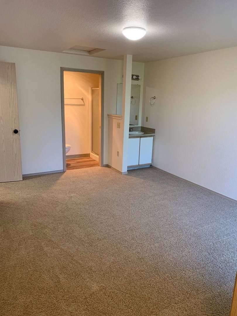 Apartment for rent at 5075 - 5105 10th Ave NE, Salem, OR 97303