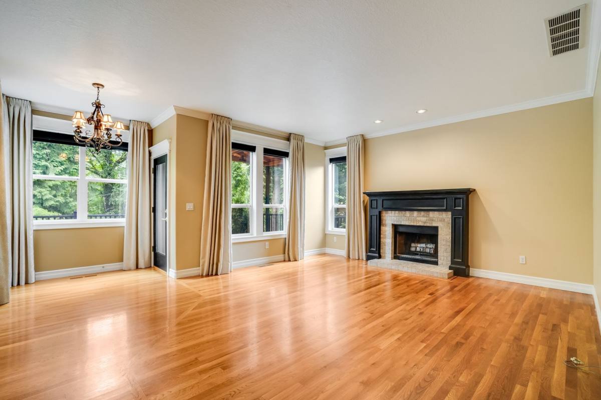 House for rent at 9990 NW Ash St, Portland, OR 97229
