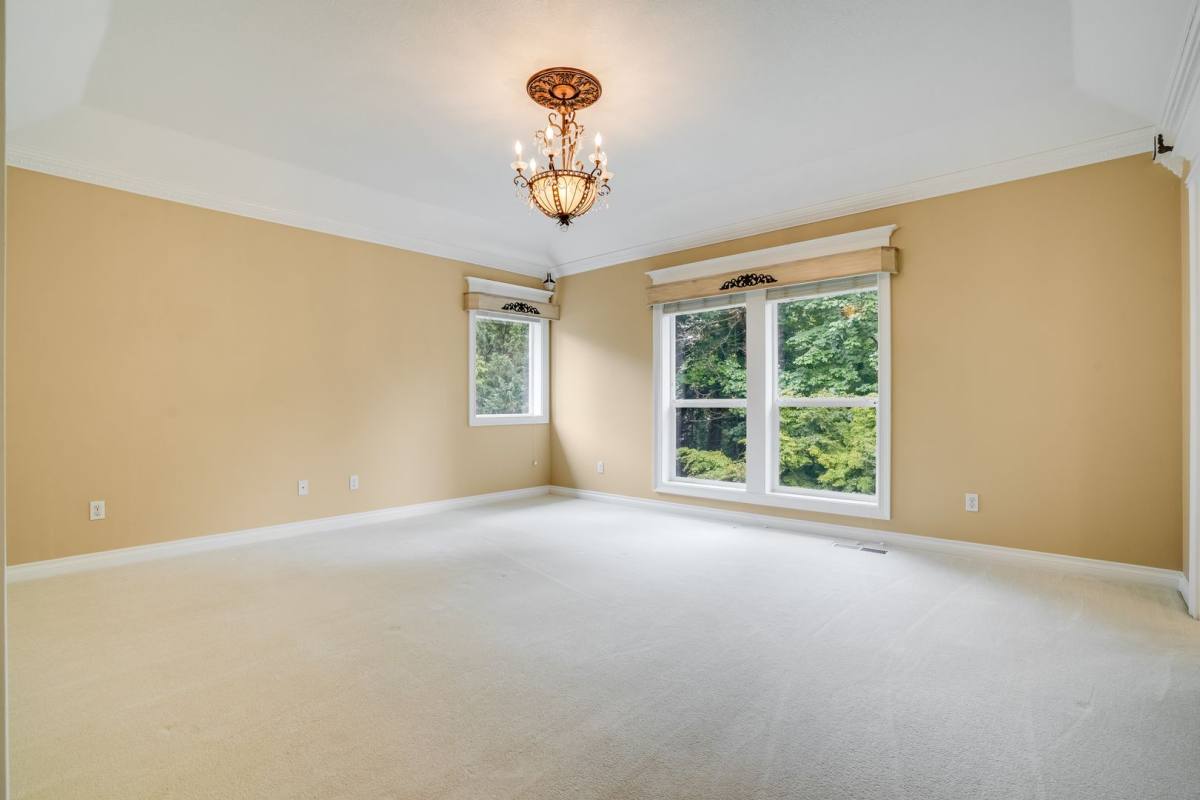House for rent at 9990 NW Ash St, Portland, OR 97229