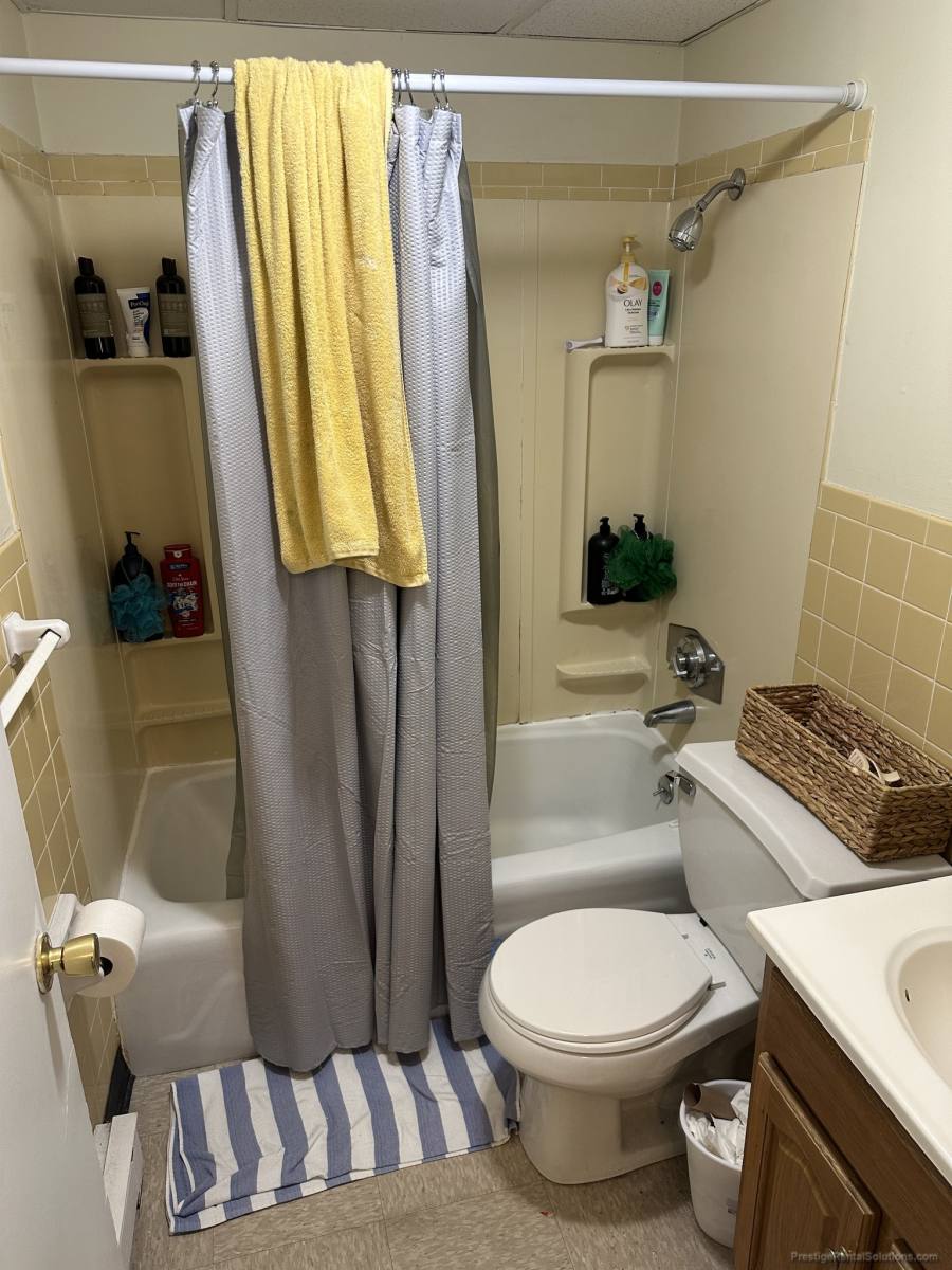 Apartment for rent at 40 Dinan Dr, Gardner, MA 01440