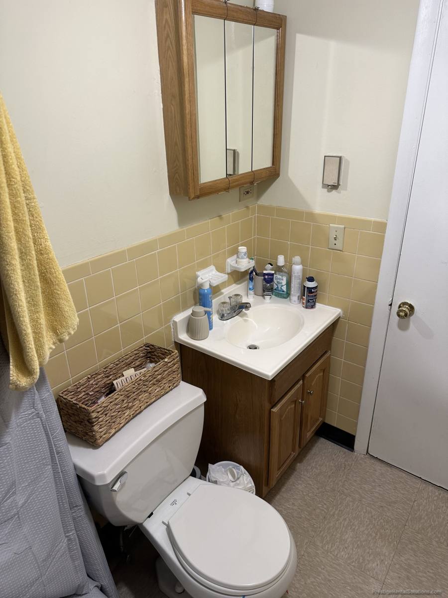 Apartment for rent at 40 Dinan Dr, Gardner, MA 01440