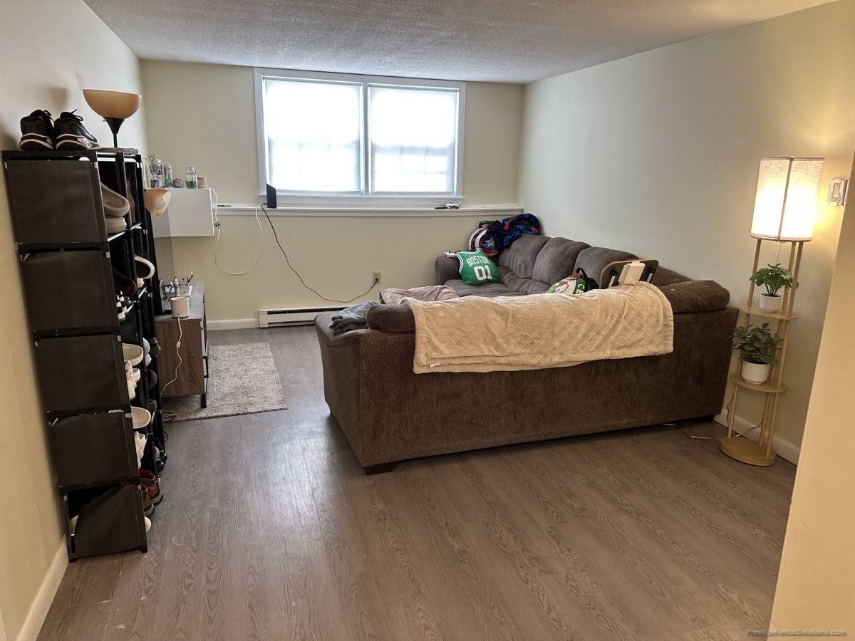 Apartment for rent at 40 Dinan Dr, Gardner, MA 01440