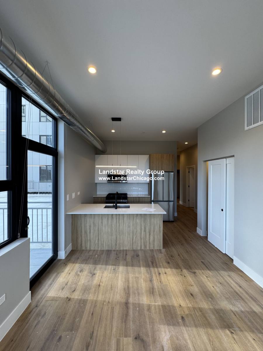 Apartment for rent at 6044 N Winthrop Ave, Chicago, IL 60660