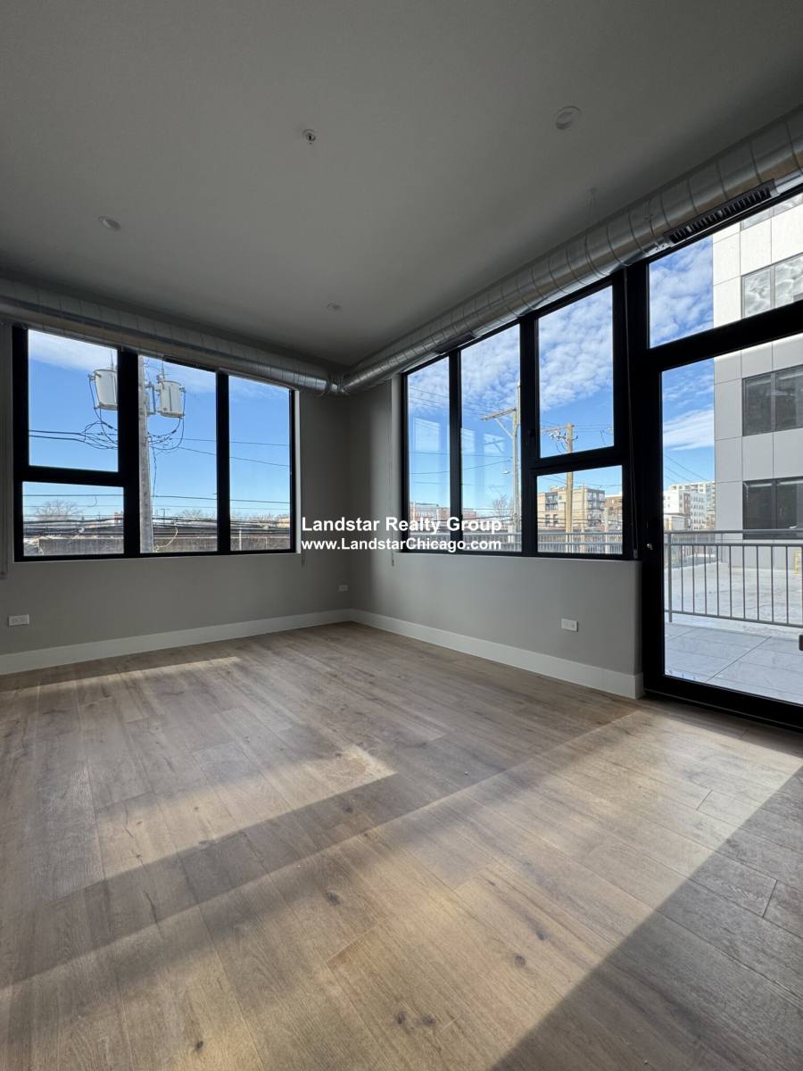Apartment for rent at 6044 N Winthrop Ave, Chicago, IL 60660