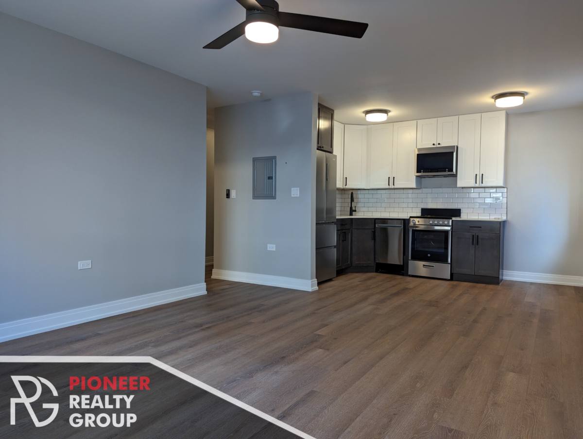 Apartment for rent at 6040 N Sheridan Rd, Chicago, IL 60660