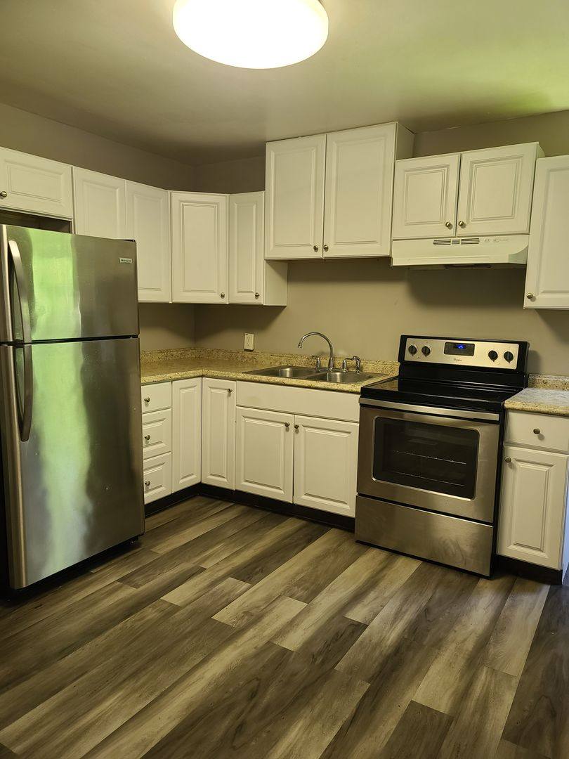 House for rent at 610 Dogwood Dr, Champaign, IL 61821