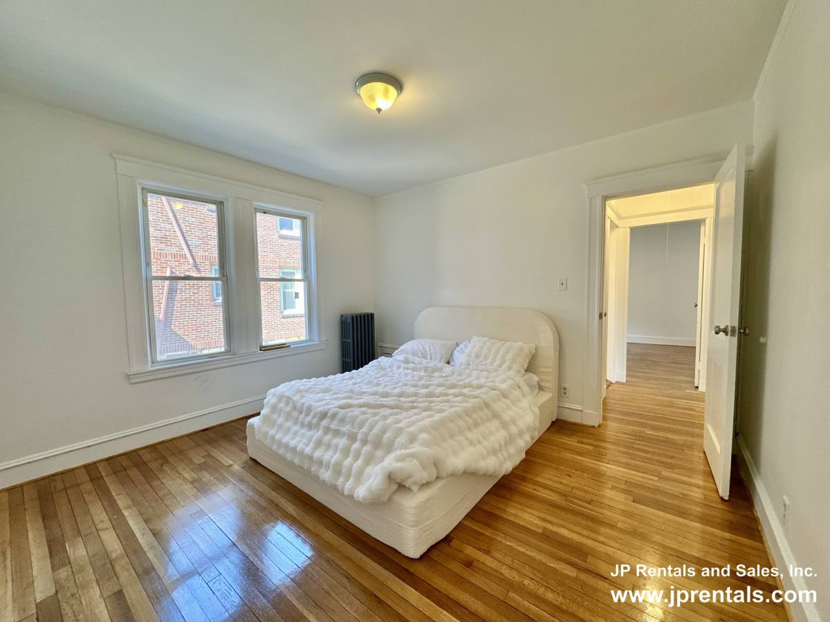 Apartment for rent at 14 Hooper St #1 Co, Dorchester Center, MA 02124