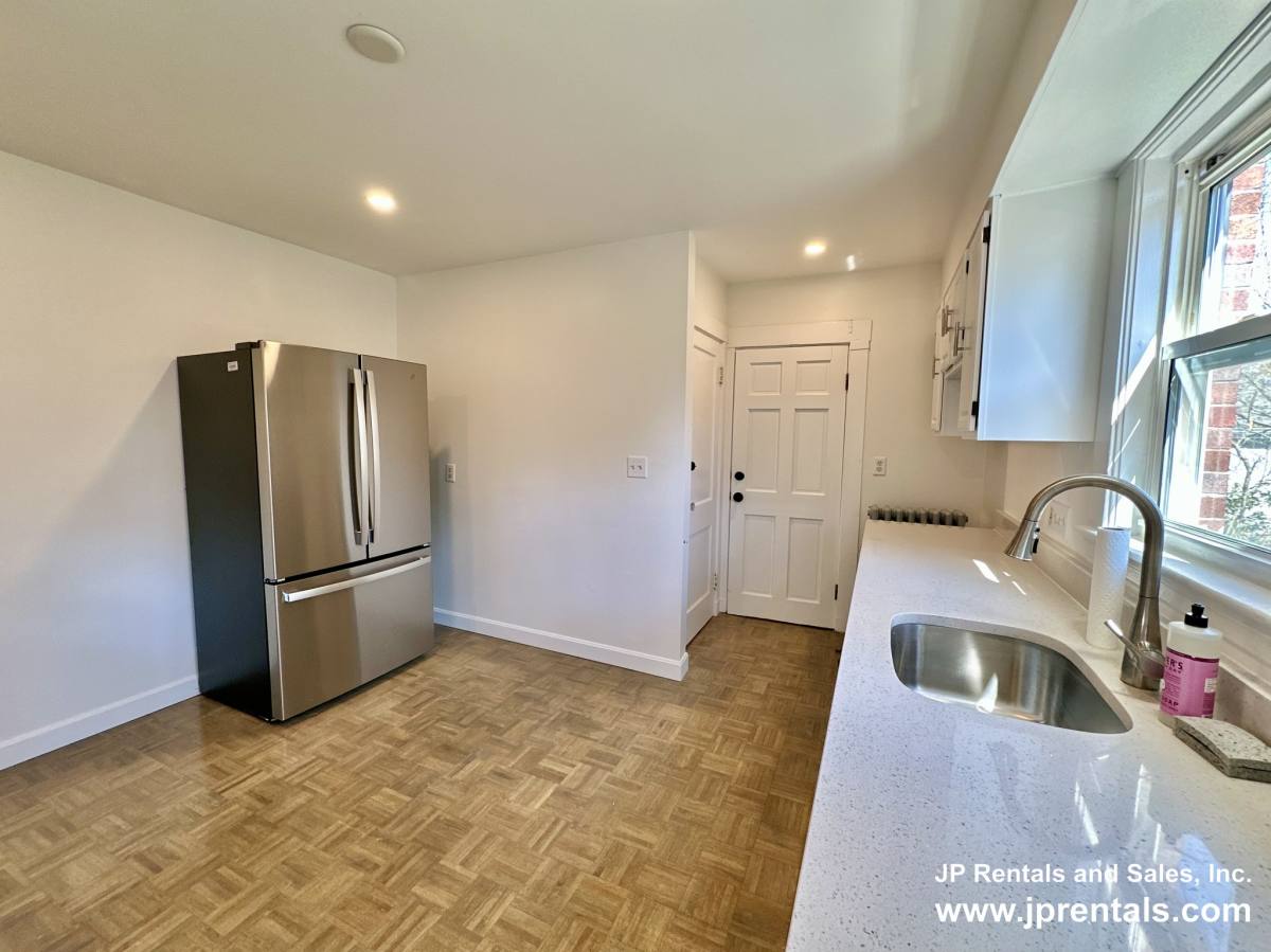 Apartment for rent at 14 Hooper St #1 Co, Dorchester Center, MA 02124