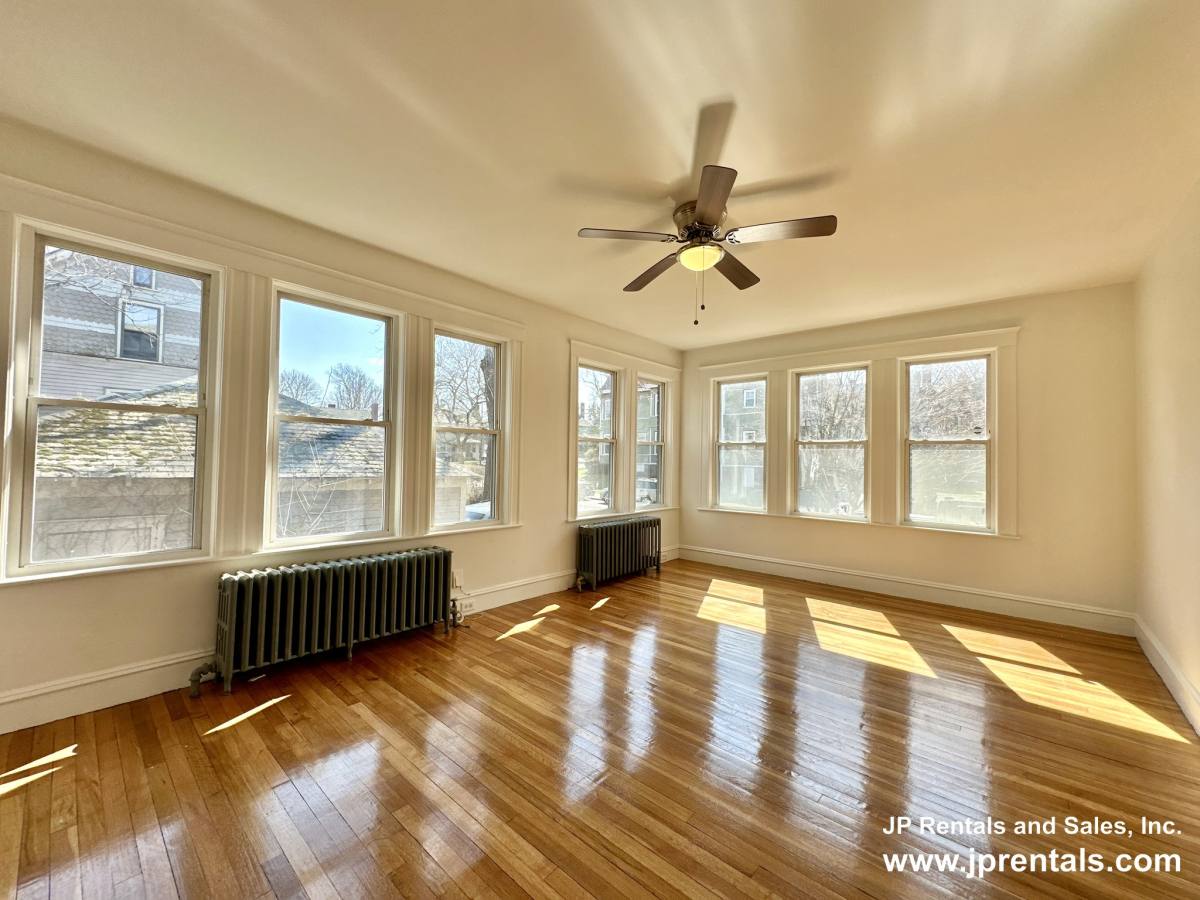 Apartment for rent at 14 Hooper St #1 Co, Dorchester Center, MA 02124