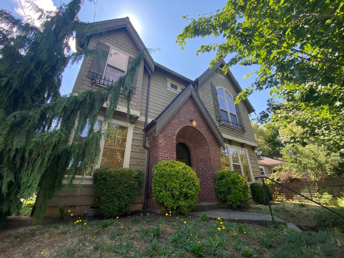 Apartment for rent at 6916 N McKenna Ave, Portland, OR 97203