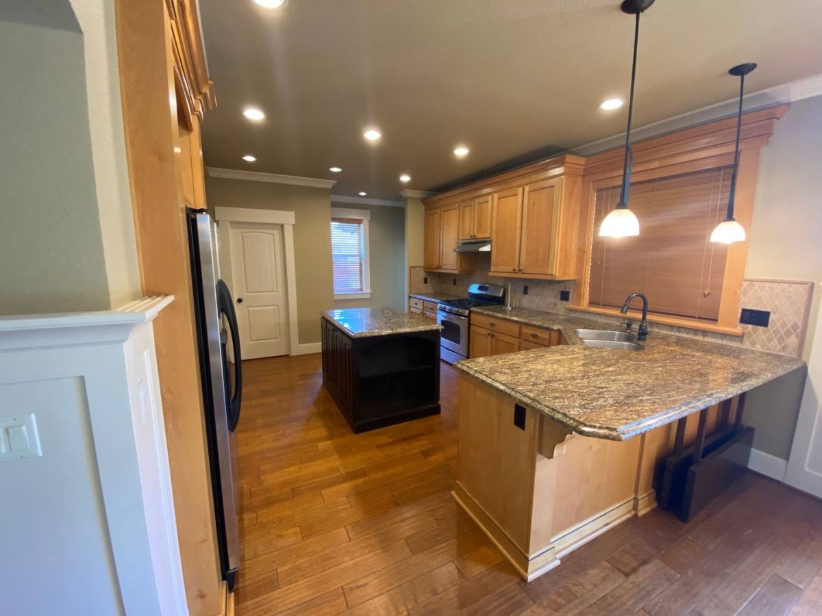 Apartment for rent at 6916 N McKenna Ave, Portland, OR 97203