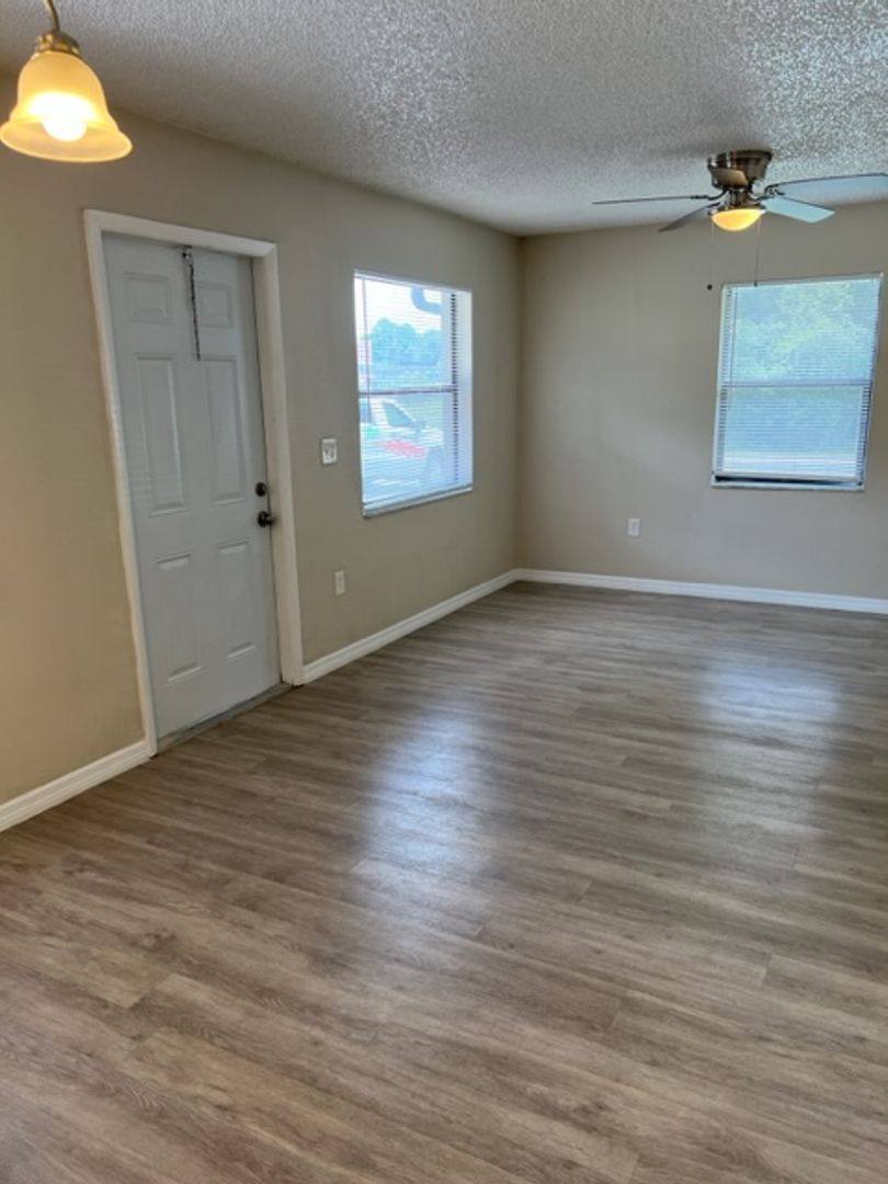 Apartment for rent at 952 NE Dr Martin Luther King Jr Ave, Crystal River, FL 34428