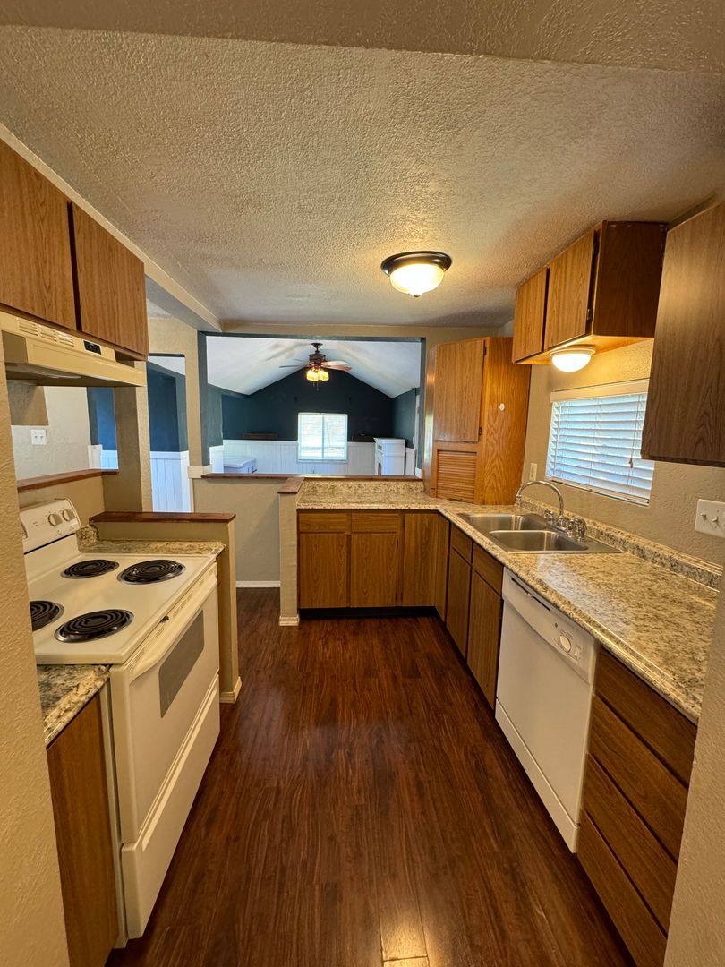 House for rent at 1503 Delta St, Klamath Falls, OR 97601