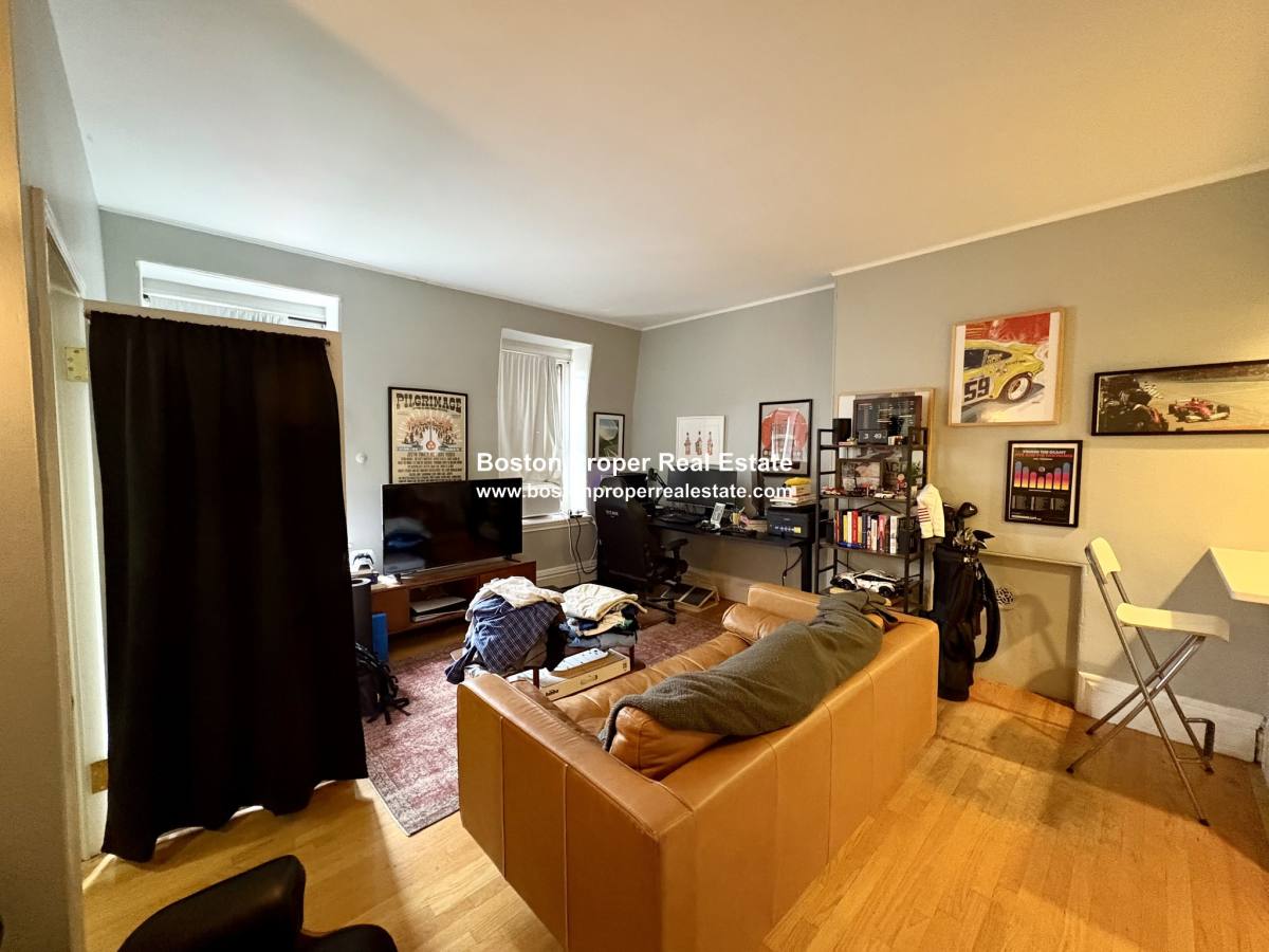 Apartment for rent at 177 Marlborough #9, Boston, MA 02116