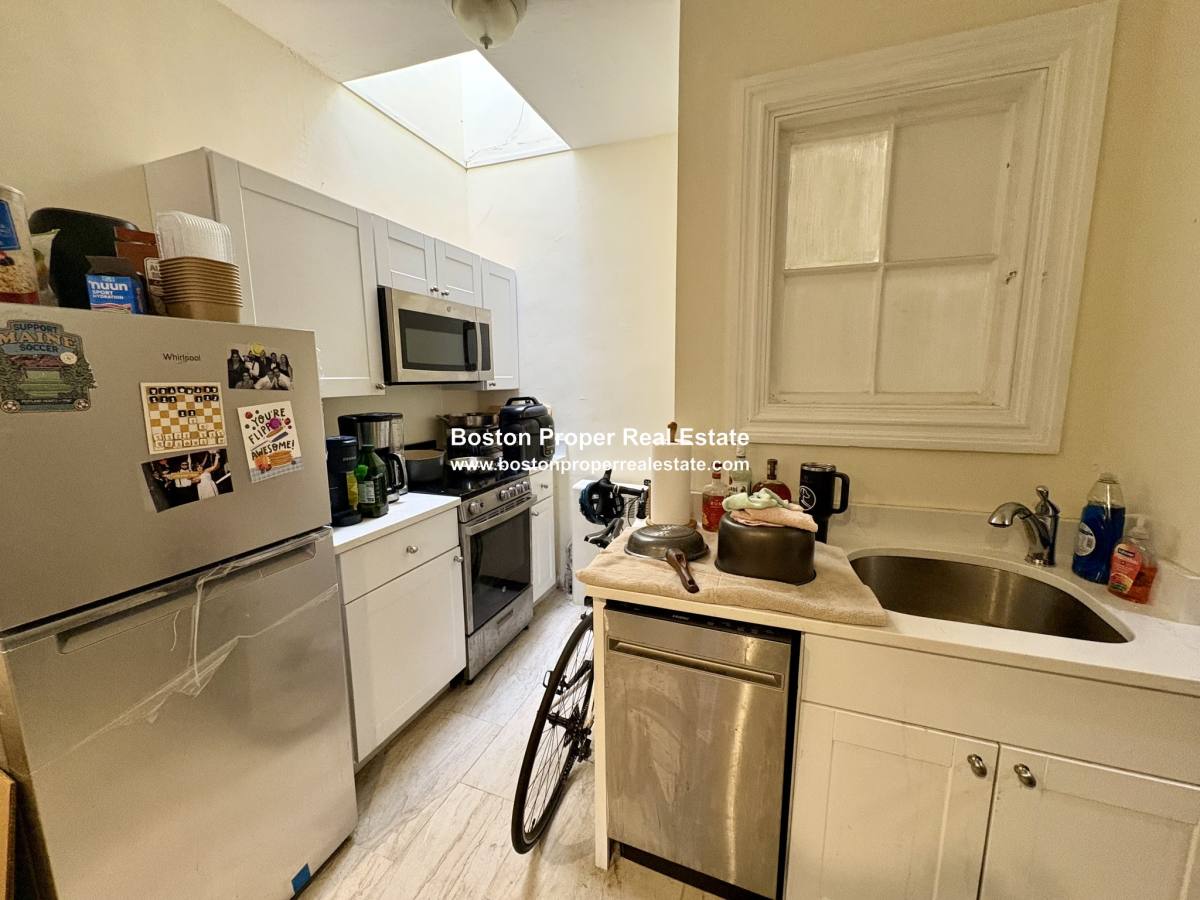 Apartment for rent at 177 Marlborough #9, Boston, MA 02116