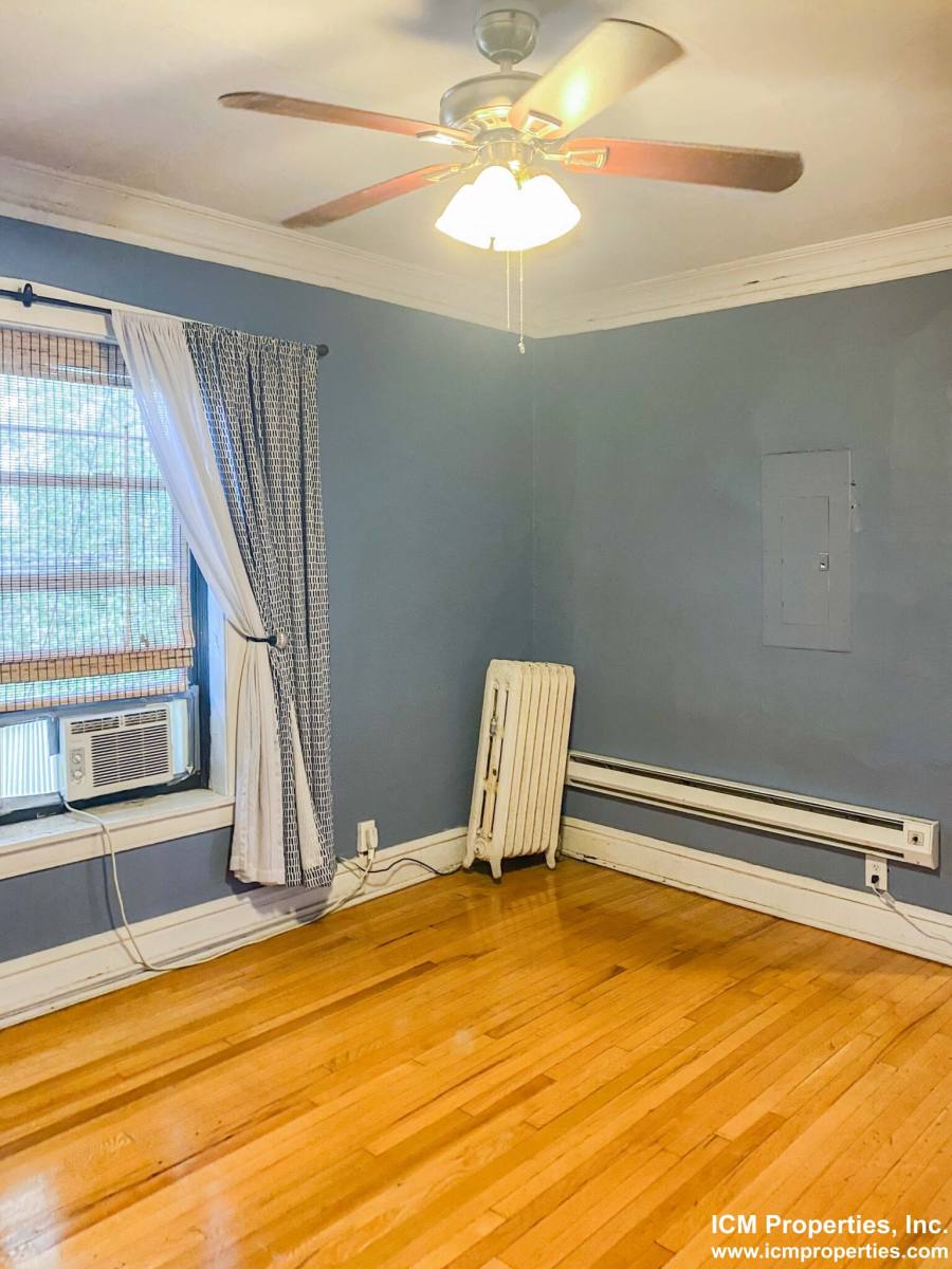 Apartment for rent at 2876 N Clark St #2, Chicago, IL 60657