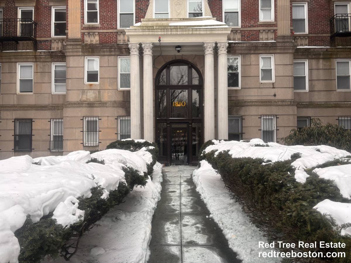 Apartment for rent at 1810 Commonwealth Ave #17, Brighton, MA 02135