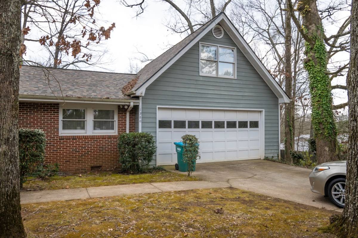 House for rent at 1380 Chestnut Hill Rd, Athens, GA 30606