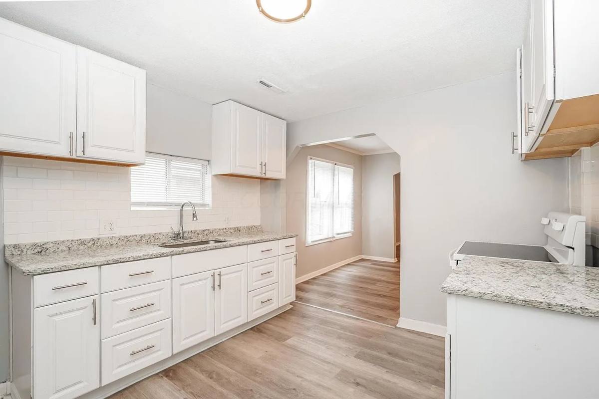 House for rent at 2864 E 10th Ave, Columbus, OH 43219