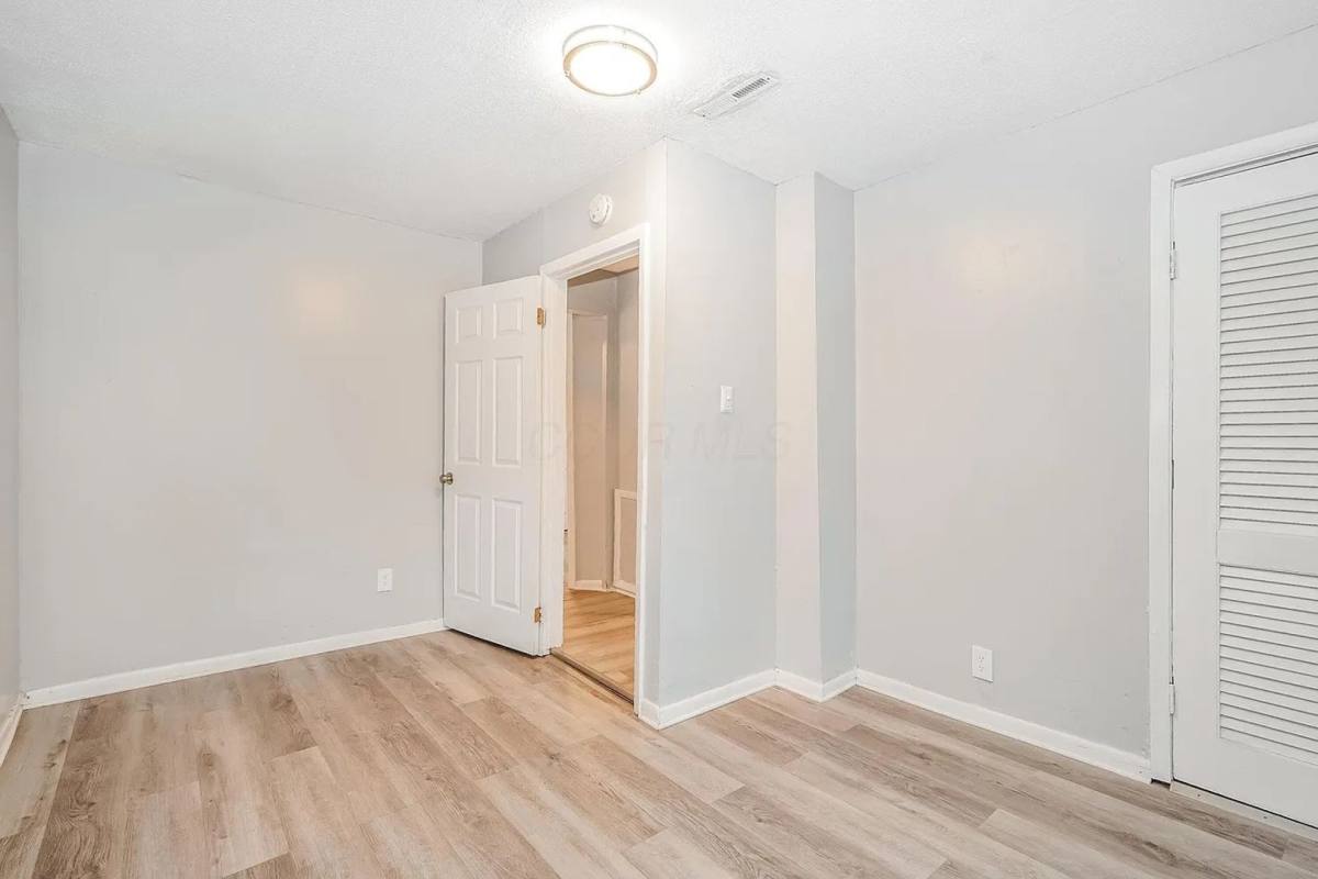 House for rent at 2864 E 10th Ave, Columbus, OH 43219