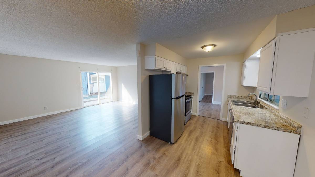Townhouse for rent at 28606 25th Place S, Federal Way, WA 98003