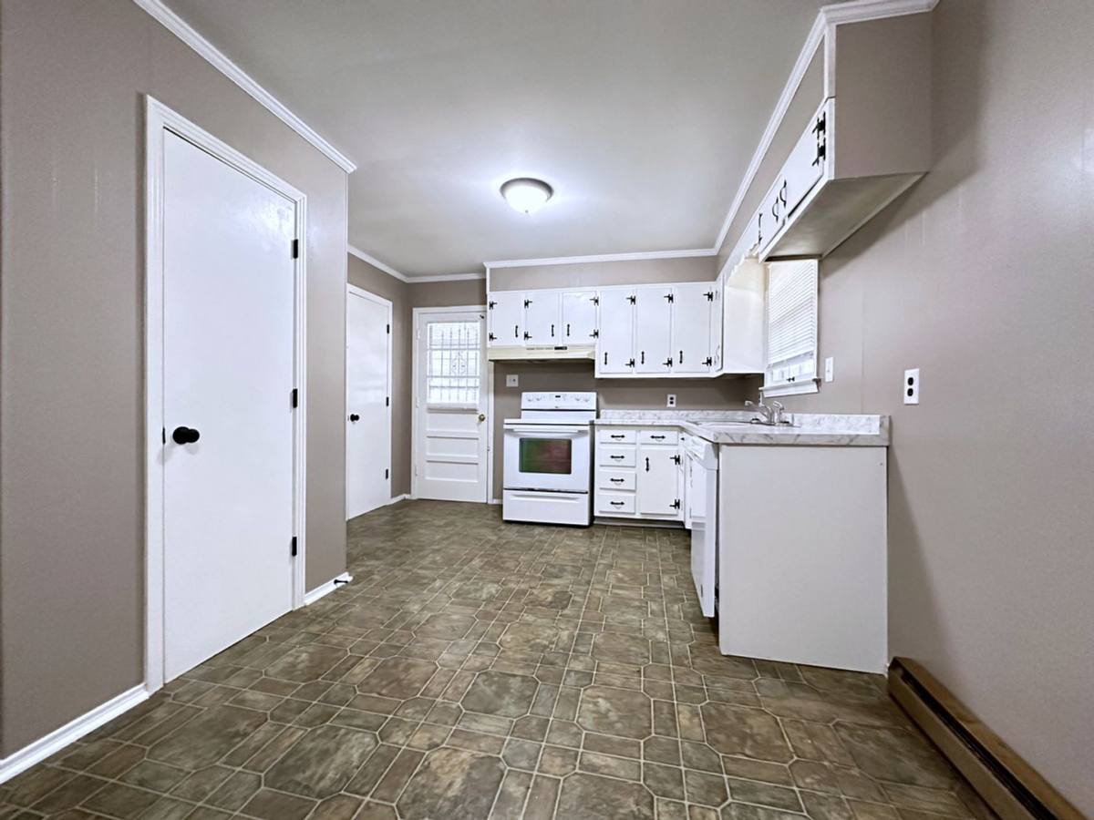 House for rent at 1815 E 7th St, Hopkinsville, KY 42240