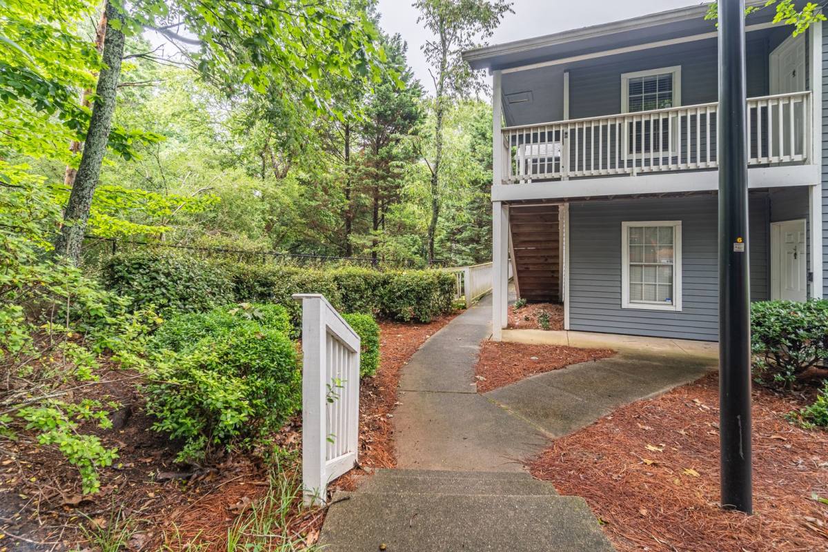 Condo for rent at 205 Gettysburg Place, Atlanta, GA 30350