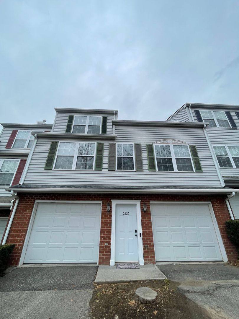 Townhouse for rent at 255 Silver Leaf Dr, Christiansburg, VA 24073