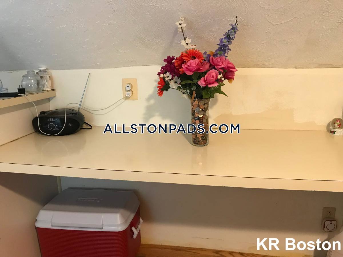 House for rent at 8 Webley St #3, Allston, MA 02134