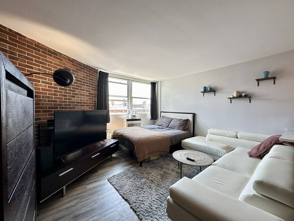 Apartment for rent at 2012 Orleans #C7, Chicago, IL 60614